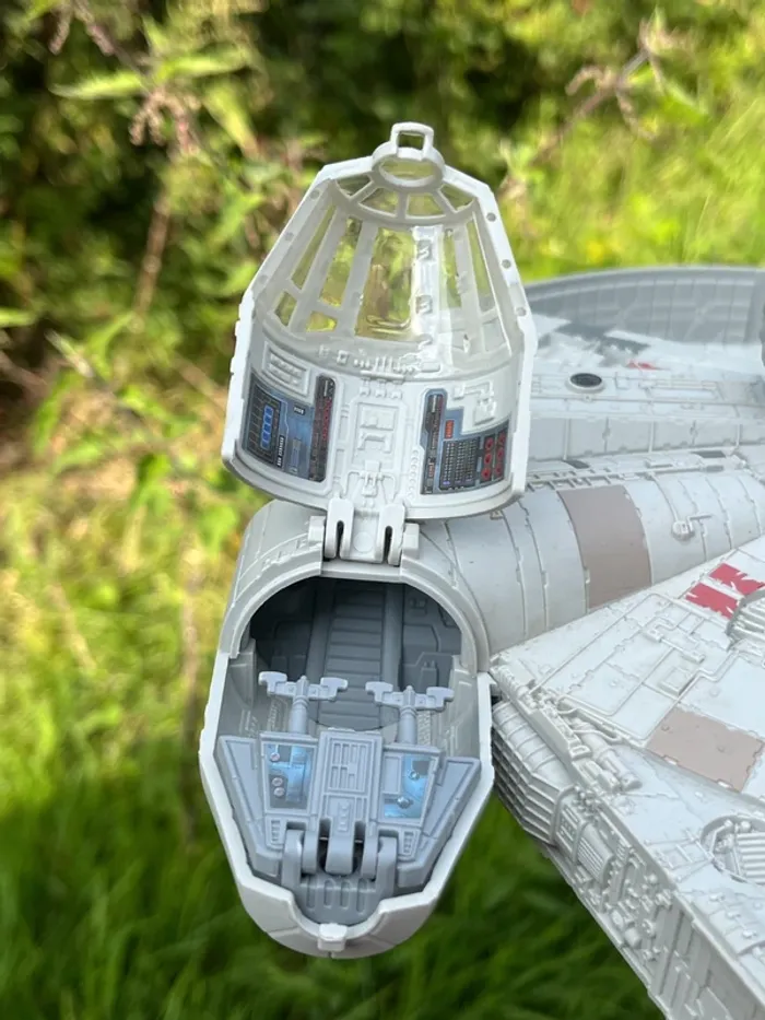Lot figurines Star Wars + Faucon Millenium – Mission Rebelle Edition 2020 - photo numéro 11