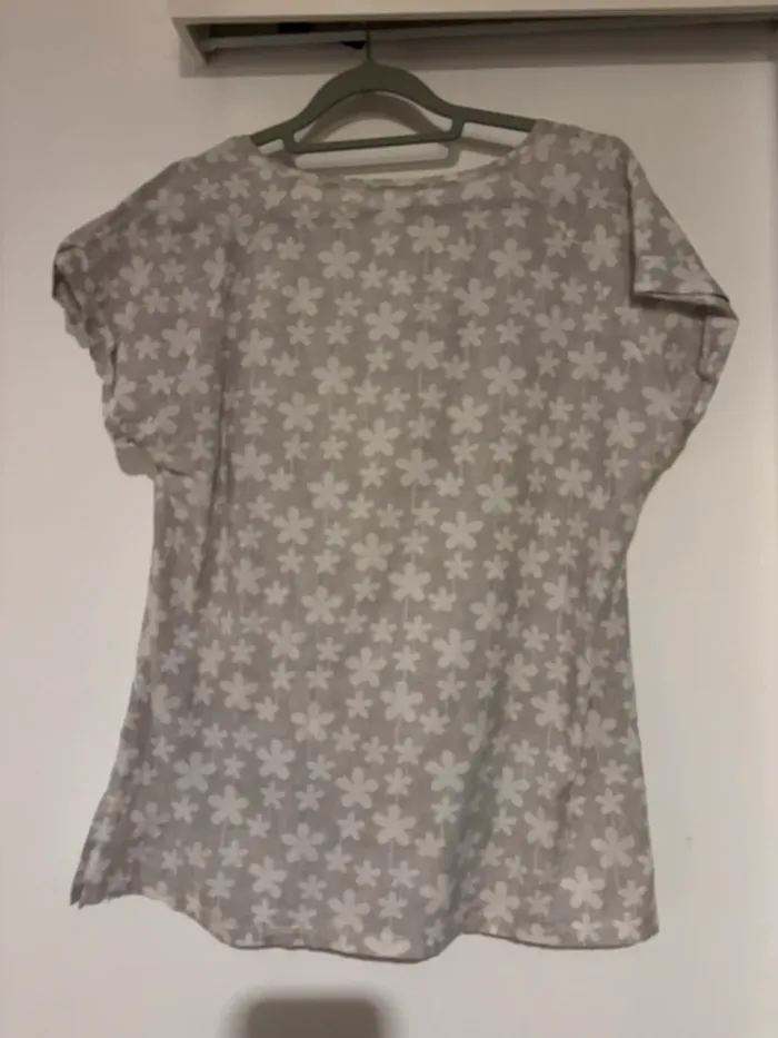Top femme col V In extenso taille 42/44 en très bon état - photo numéro 6