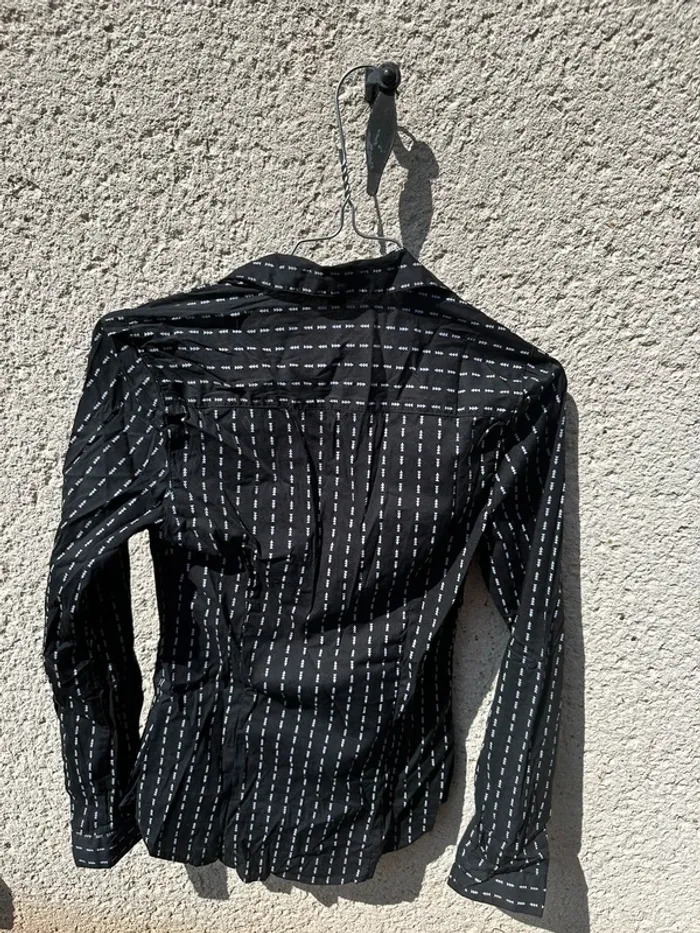 Chemise noir - photo numéro 2