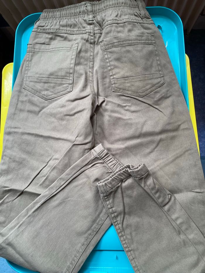 Pantalon neuf kaki 10 ans - photo numéro 4
