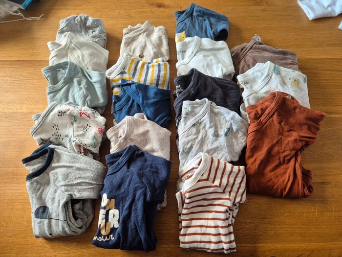 Lot 6 mois 43 pièces