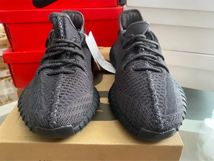 Adidas Yeezy boost 350 v2 black - photo numéro 4