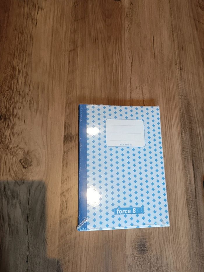 Carnet autocopiant quadrillé 5x5 Force8 neuf