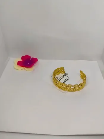 Bracelet manchette dorée maille marine triple rang
