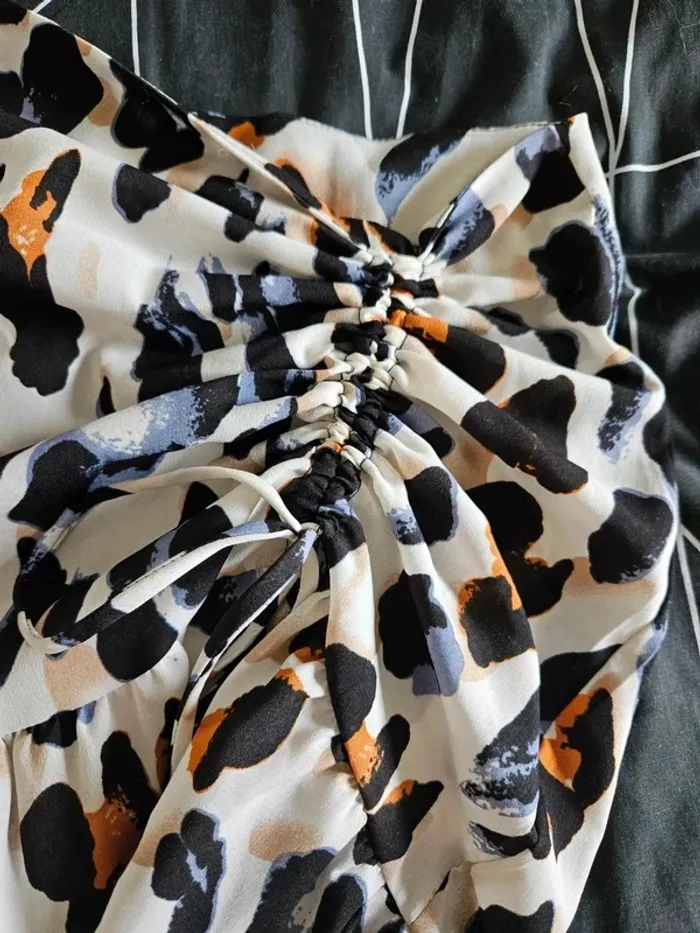 Jupe asymétrique léopard à volants Shein taille 38 / M - photo numéro 4