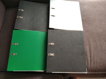 Grands classeurs + pochettes transparentes