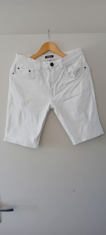 Short blanc