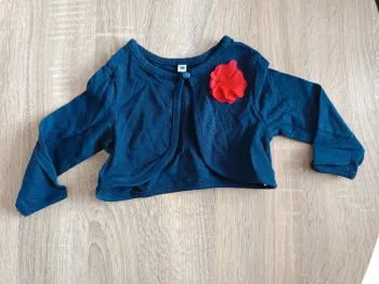Boléro bleu marine à fleur rouge bébé fille 6 mois