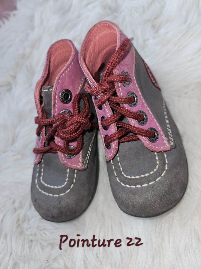 Bottines Kickers grises et roses – Idéales premiers pas – Pointure 22 – Bon état