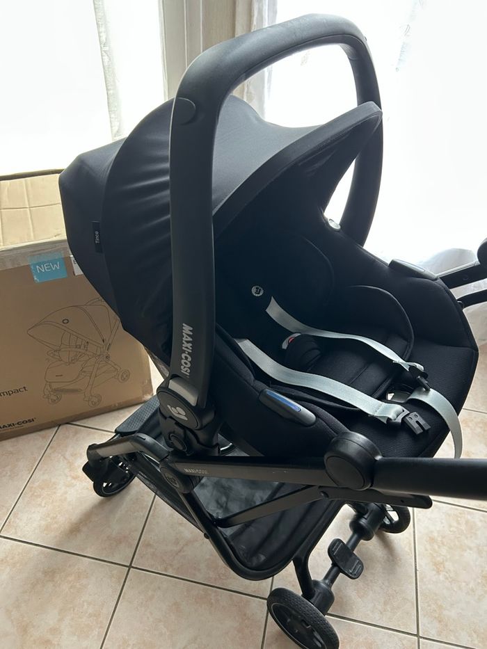 Poussette maxi cosy et ses accessoires - photo numéro 5