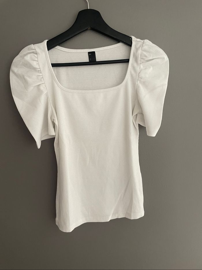top avec épaulettes