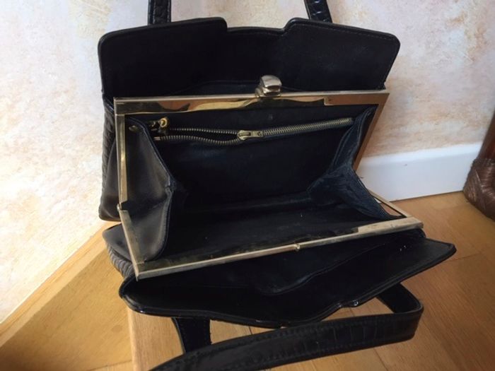 Sac à main Vintage "imitation croco" noir verni - photo numéro 2