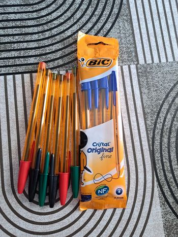 Stylo bic fine