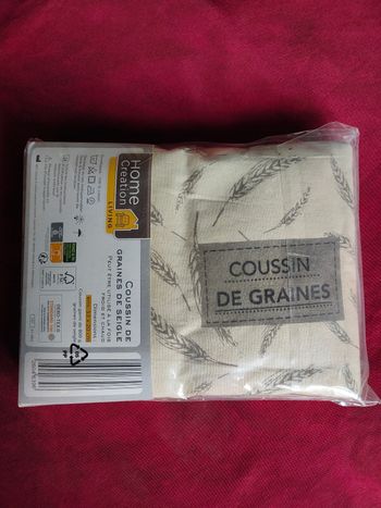 Coussin neuf garni de graines de seigle 