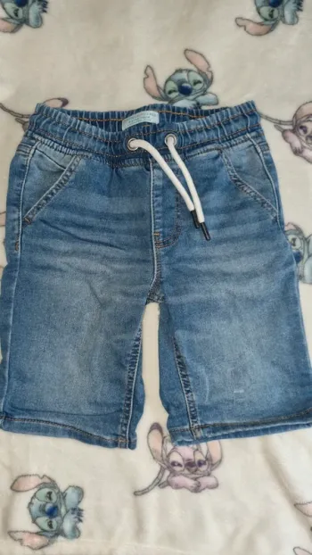 Short 5/6 ans en très bon état