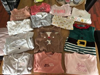 Lot de pyjamas bébé fille - taille 1 mois