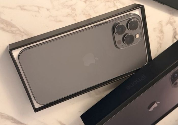 I p h o n e 13 pro max - photo numéro 6