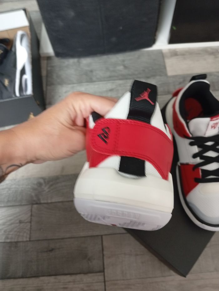 Basket Jordan taille 38.5 - photo numéro 4