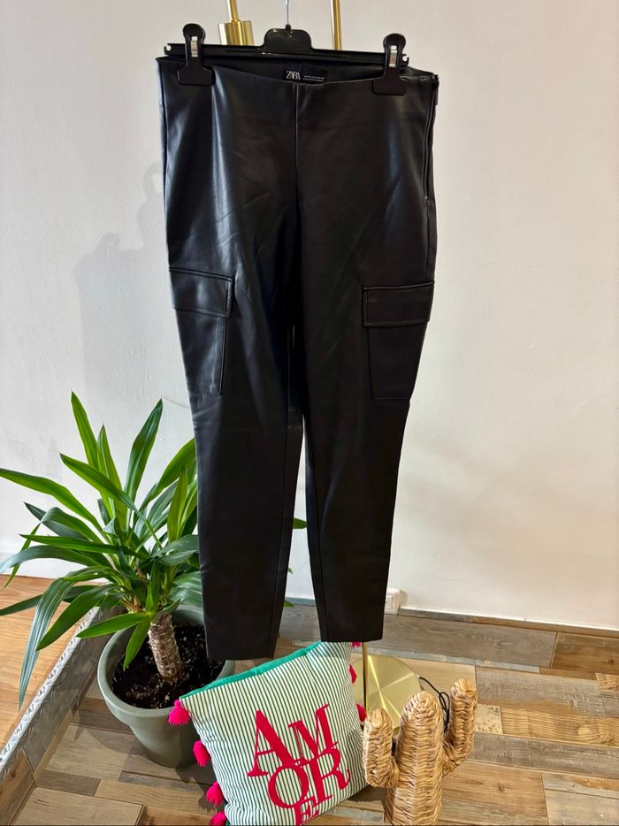 Pantalon similicuir taille M - photo numéro 2