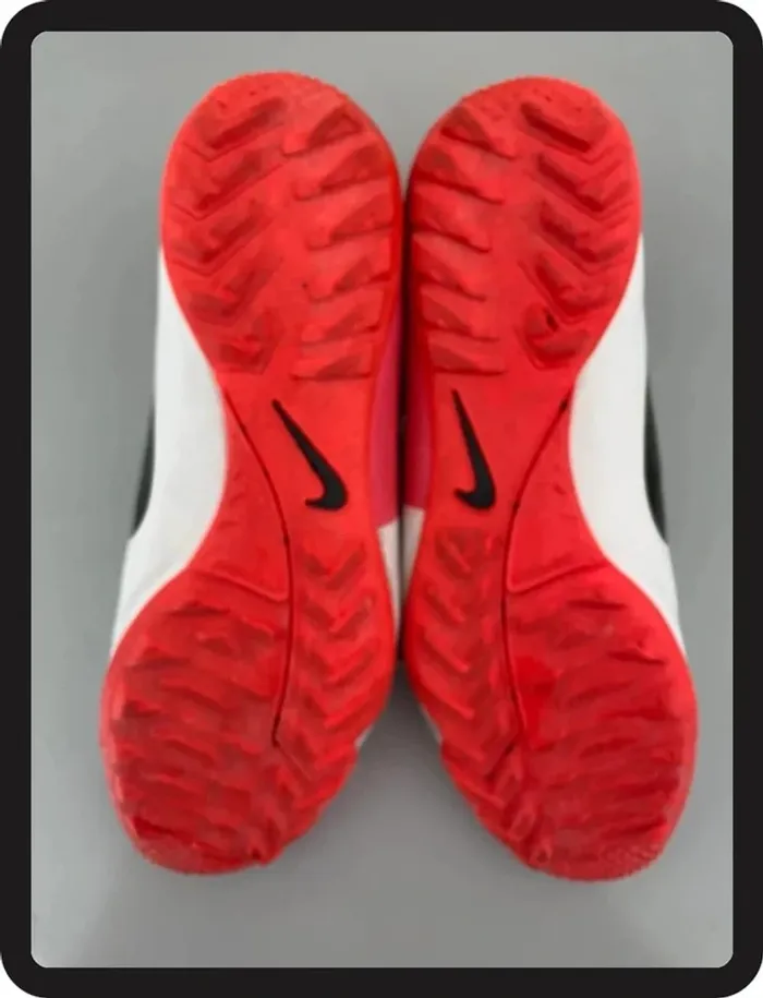 Nike Chaussures Football blanche & Rose Taille 38,5 - photo numéro 5