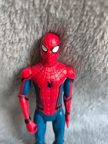 Figurine spiderman marvel