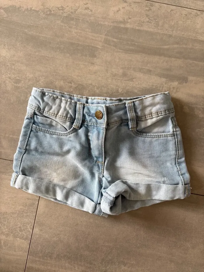 Short jeans