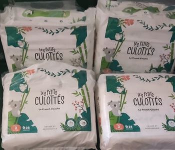 4 paquets de couches  les petits culottés taille 2