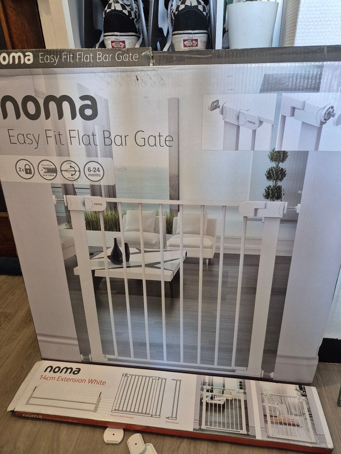 Barrière de sécurité bébé Noma + extension – état neuf - photo numéro 2