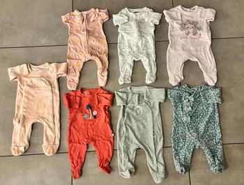 Lot pyjamas bébé fille taille 3 mois