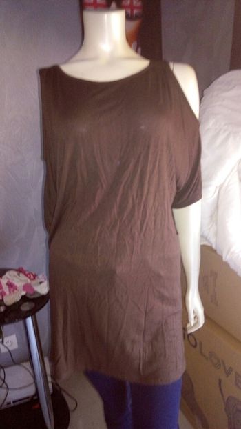 Robe / Tunique marron epaules dénudées etat neuf