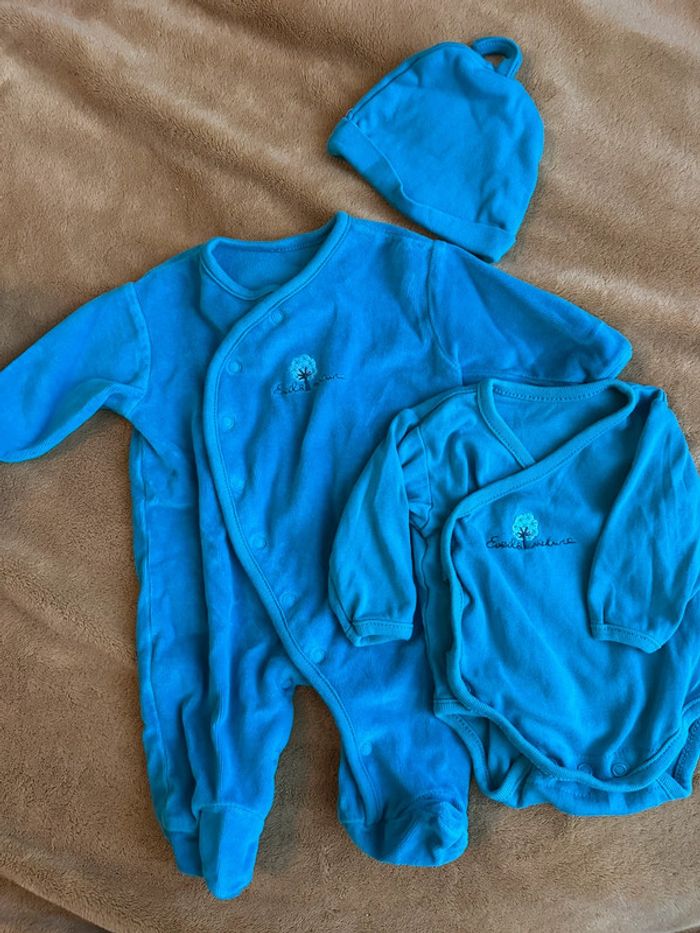 Ensemble pyjamas grenouillère bodie et bonnet
