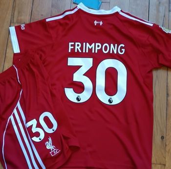 Tenue de sport taille 8 ans modèle 2026 rouge 