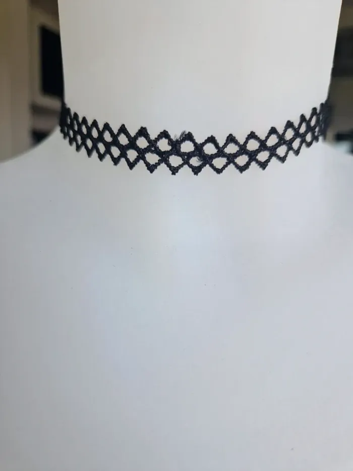 Collier fantaisie ras de cou choker noir