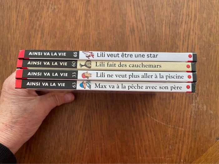 Lot de quatre livres Lili et Max - photo numéro 3