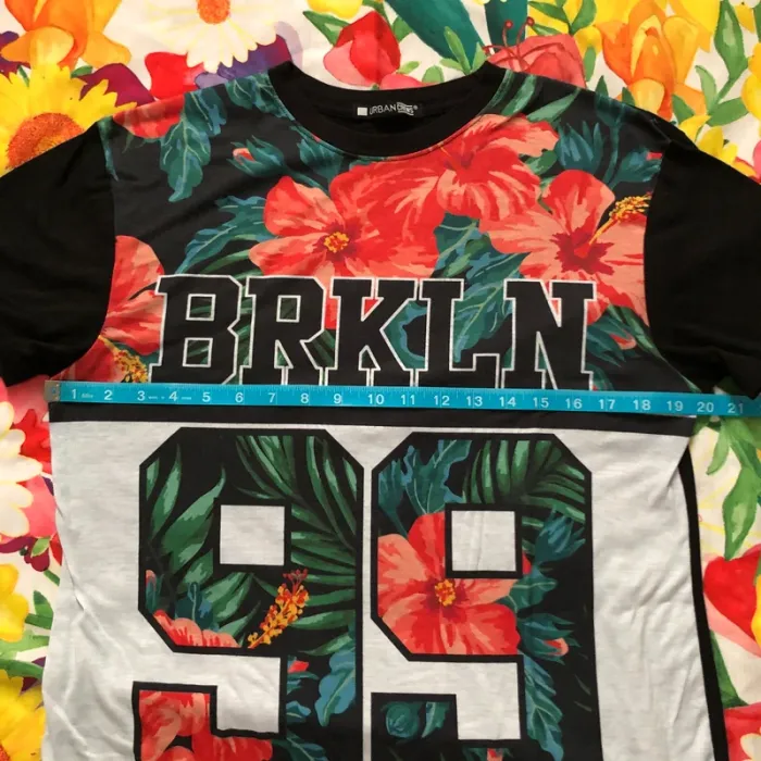 Women’s Urban Crews Floral Brooklyn 99 Crew Neck Shirt L