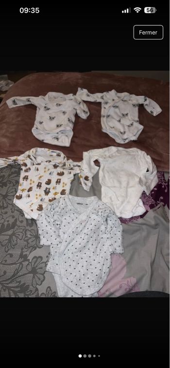 Lot de 5 bodies , taille 3 mois , très bon état 