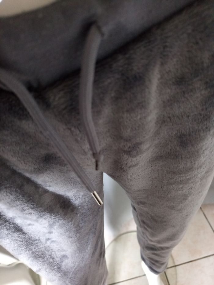Tenue intérieur femme - photo numéro 3