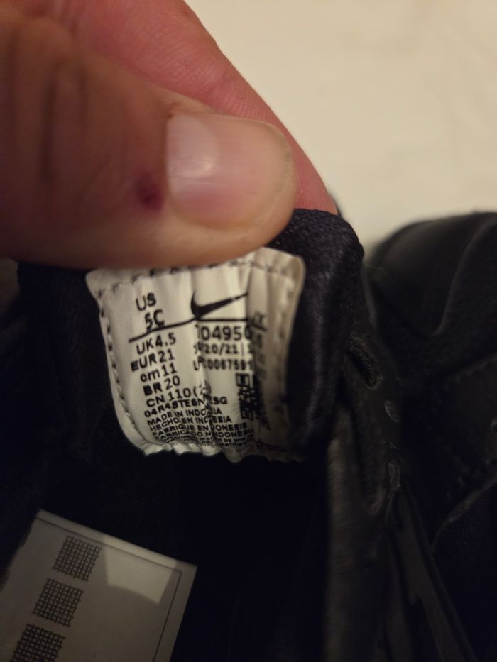 Vends baskets bebe nike noires taille 21 quasi neuves jamais portees - photo numéro 6