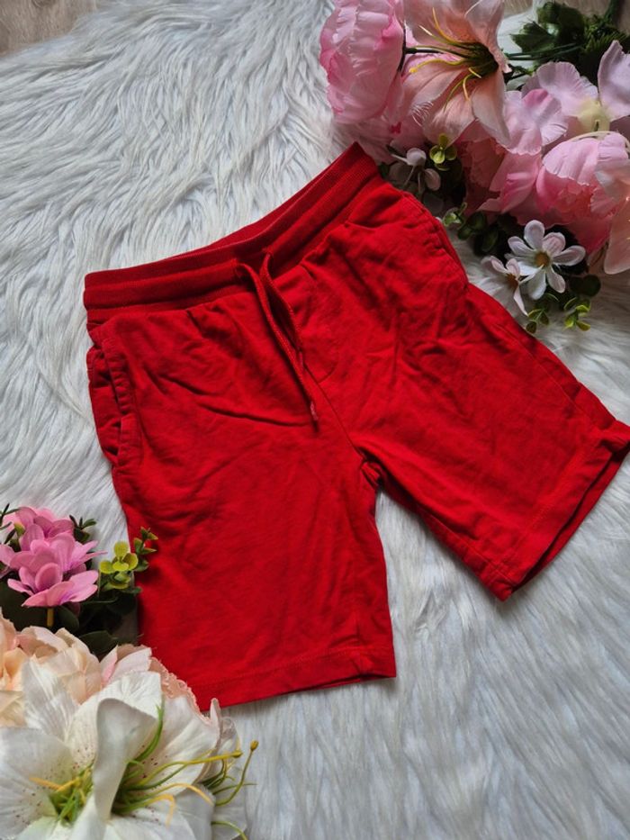 Short rouge Marvel Taille 4-5ans