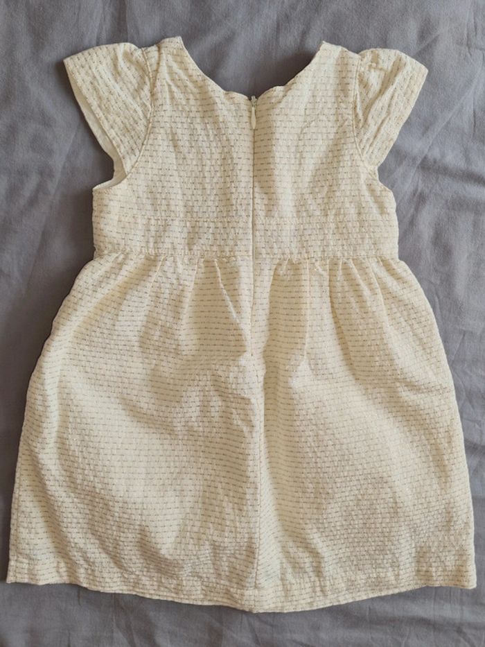 Robe. - photo numéro 4