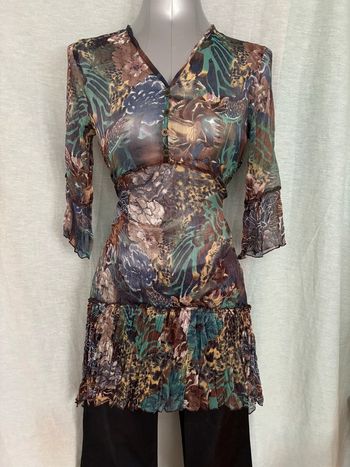 Belle blouse tunique transparente en soie imprimé floral tons verts et bleus M/38