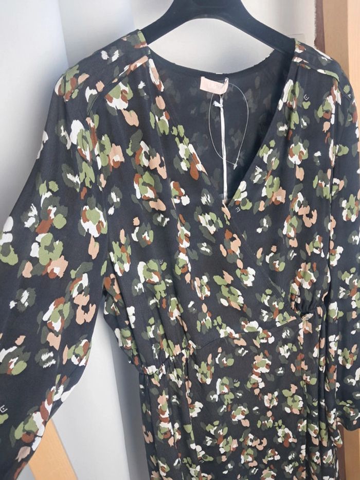 Liu Jo robe robe hiver 2022 T.44 neuve - photo numéro 2