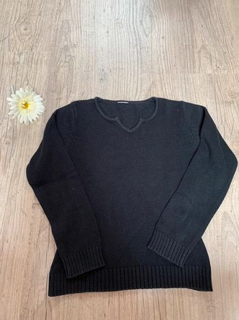 Pull noir taille 10 ans