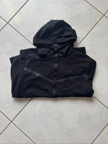 Nike tech