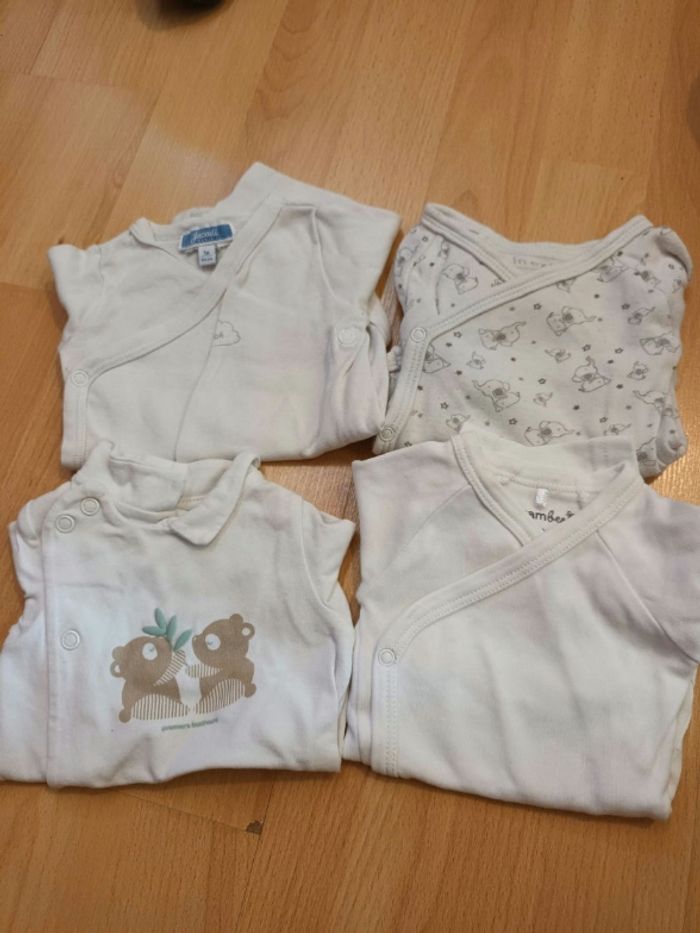 Lot de 4 bodies bébé