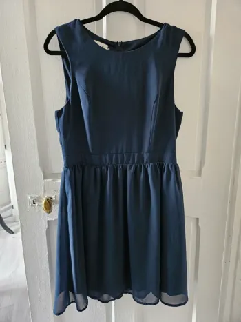 Belle robe marine T.40 Only