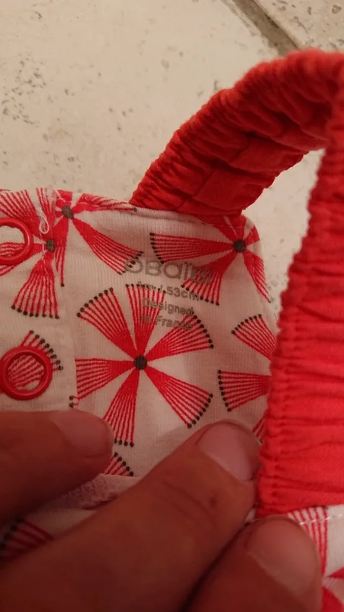 Combishort / barboteuse 1 mois blanche à fleurs corail - photo numéro 3