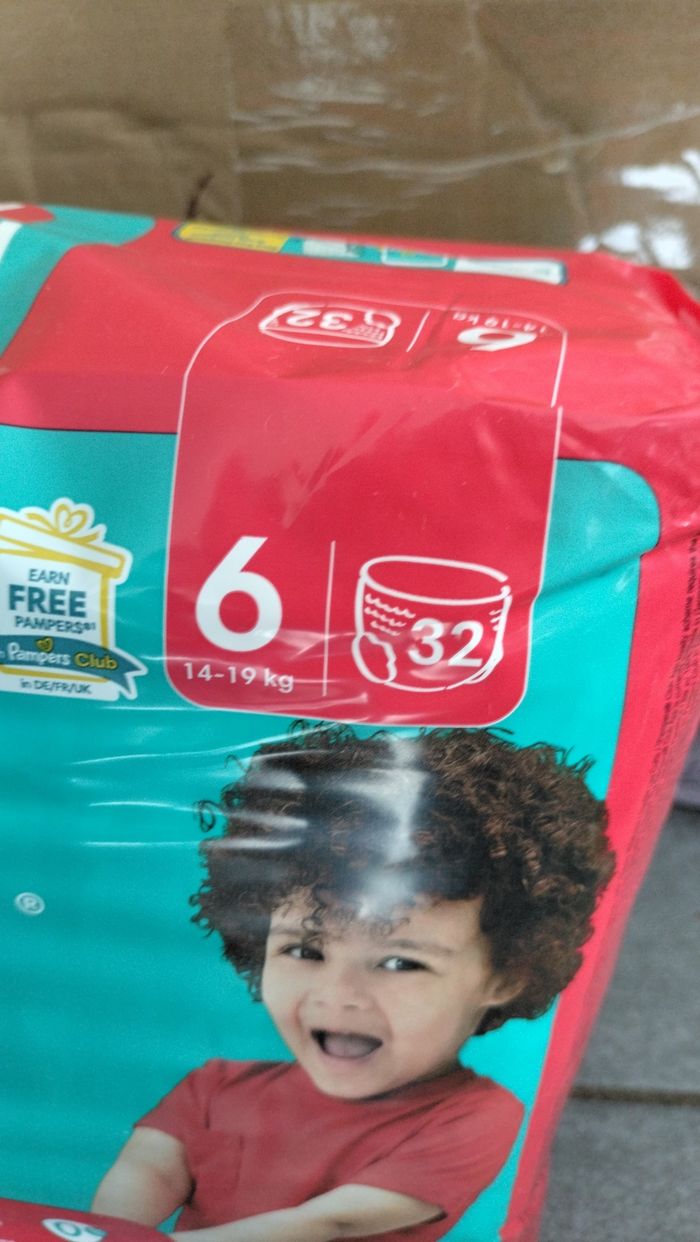 Paquet de couches Pampers pants taille 6 - photo numéro 2
