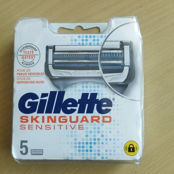 Gillette sensitive recharge Neuf