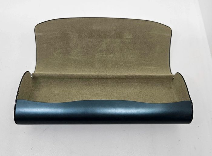 Étui à lunette.
Stepper.
Métallique. - photo numéro 4